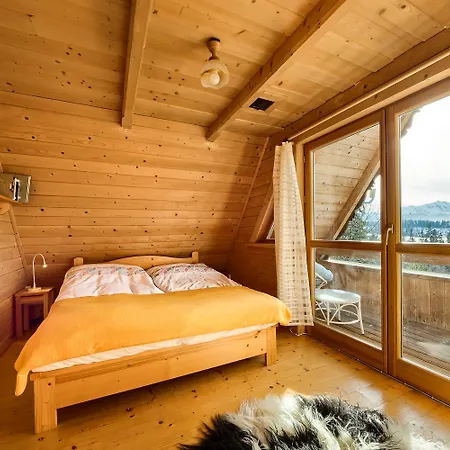 W Chmurach Gliczarow Feriehus *